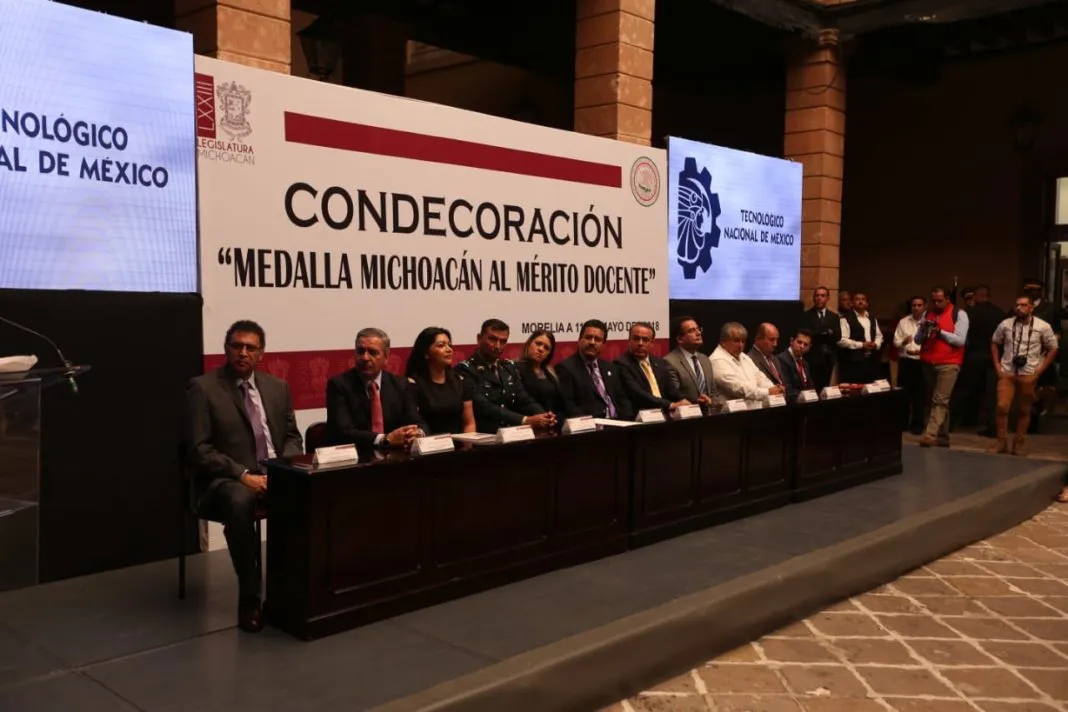 Tecnológico de Morelia recibió la condecoración “Medalla Michoacán al Mérito Docente”