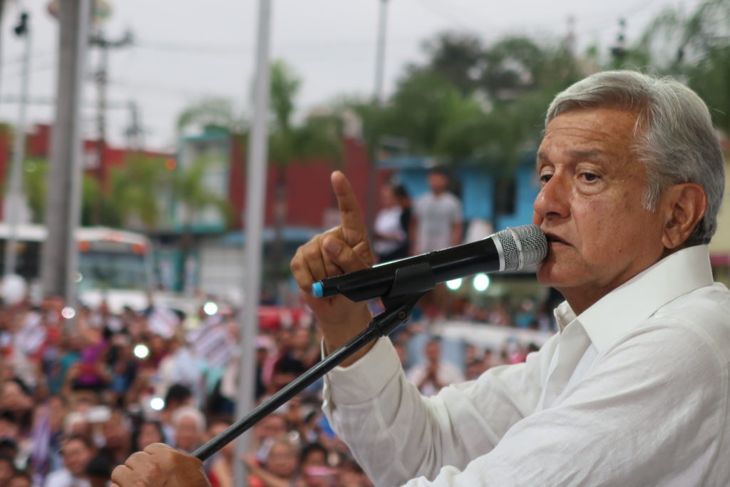 Estoy en contra de la corrupción, no de los empresarios: AMLO