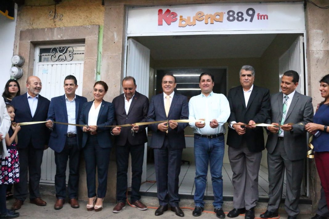 Inauguran primera estación de radio local en Quiroga