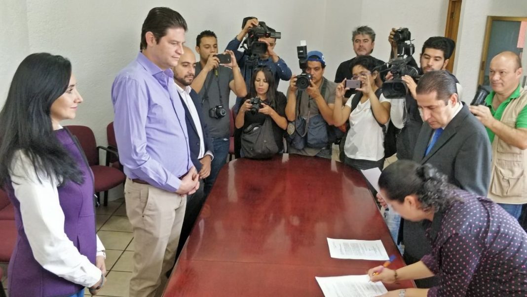Oficialmente Alfonso Martínez renuncia al financiamiento público