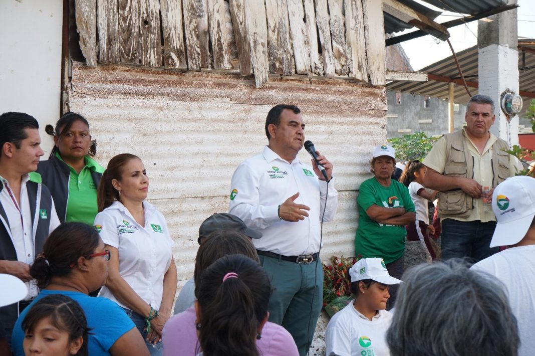 Recorrió Constantino Ortiz la colonia Ricardo Flores Magón