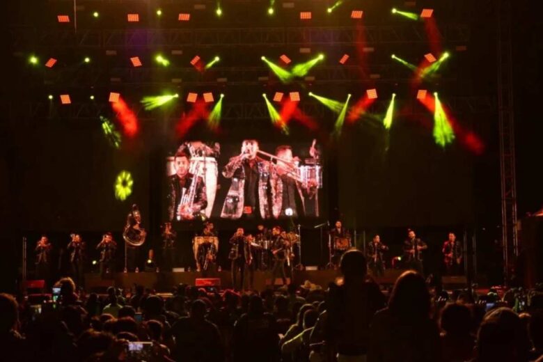 La banda Sinaloense, "Los Recoditos" hizo vibrar la Expo Fiesta Michoacán 2018 en Morelia, conquistando al público con sus grandes éxitos y un ambiente lleno de emociones