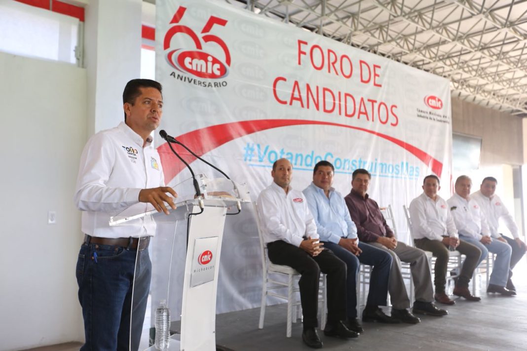 A fin de que haya más recursos públicos para las entidades y los municipios del país, particularmente para Michoacán, el candidato a senador por la coalición “Por México al Frente”, Antonio García Conejo, propuso ante los agremiados a la Cámara Mexicana de la Industria de la Construcción (CMIC), reformar la Ley de Recaudación Fiscal, que dijo, es obsoleta