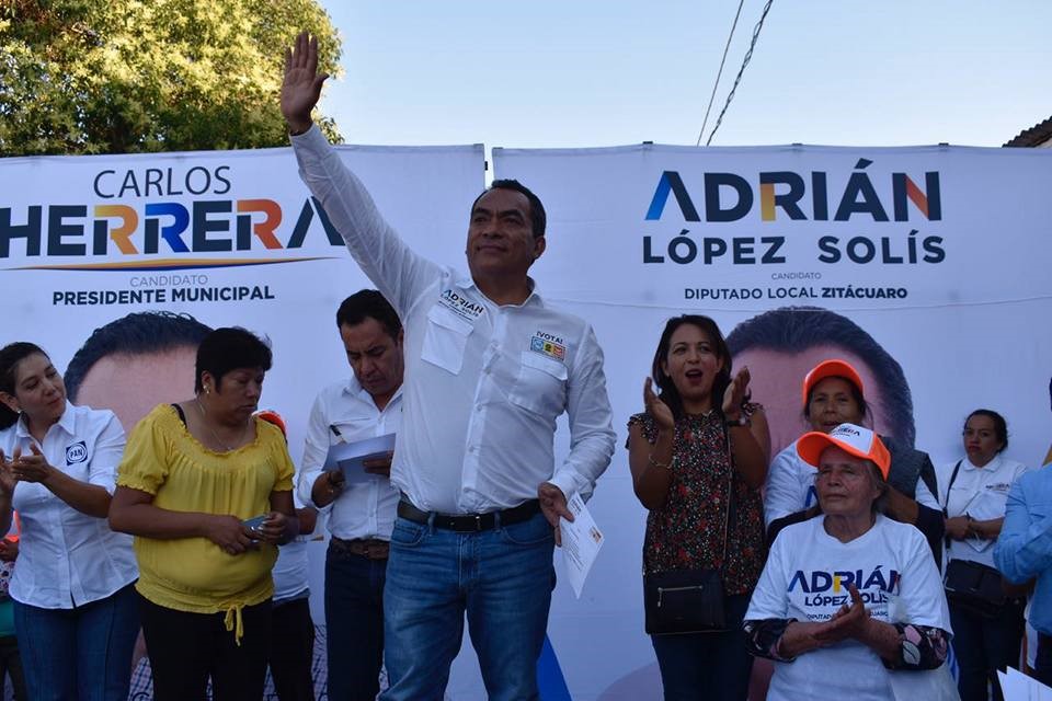 Visita Adrián López la Tenencia de Aputzio de Juárez