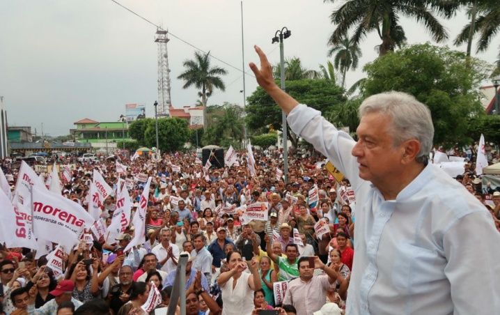 Trabajaremos pacíficamente por la transformación de México: AMLO