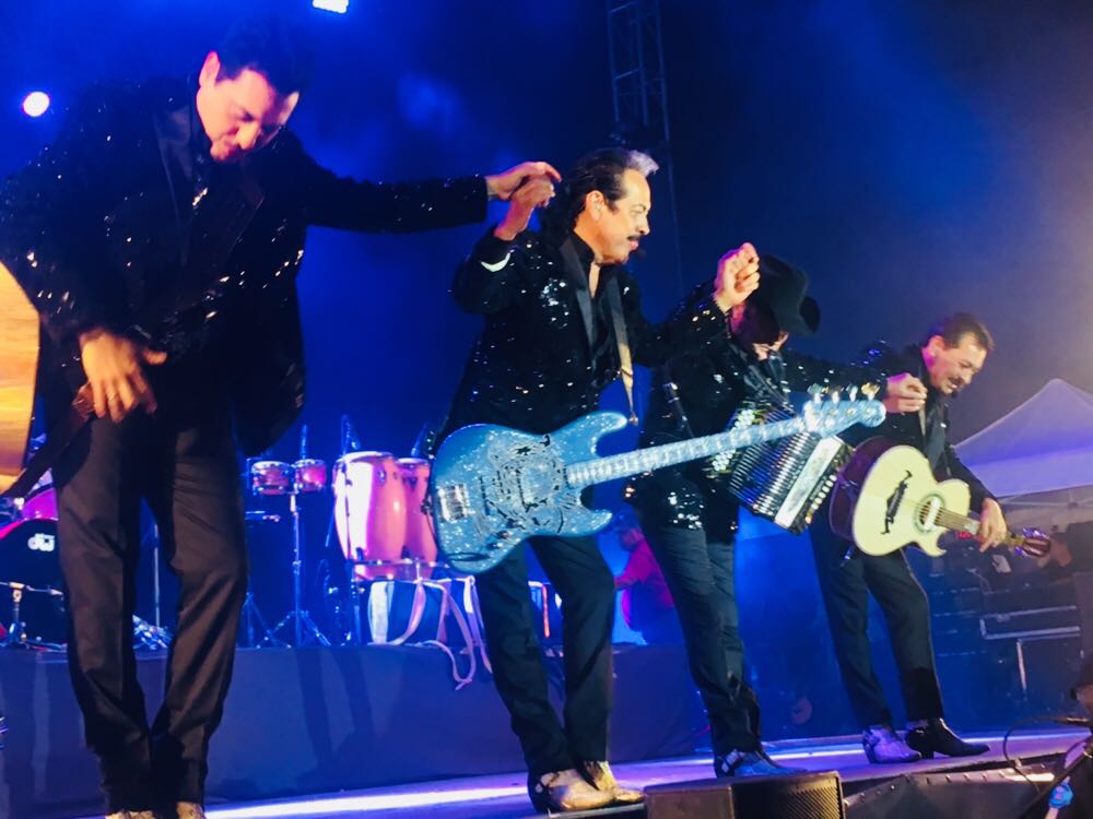 Los Tigres del Norte, lleno total en su presentación