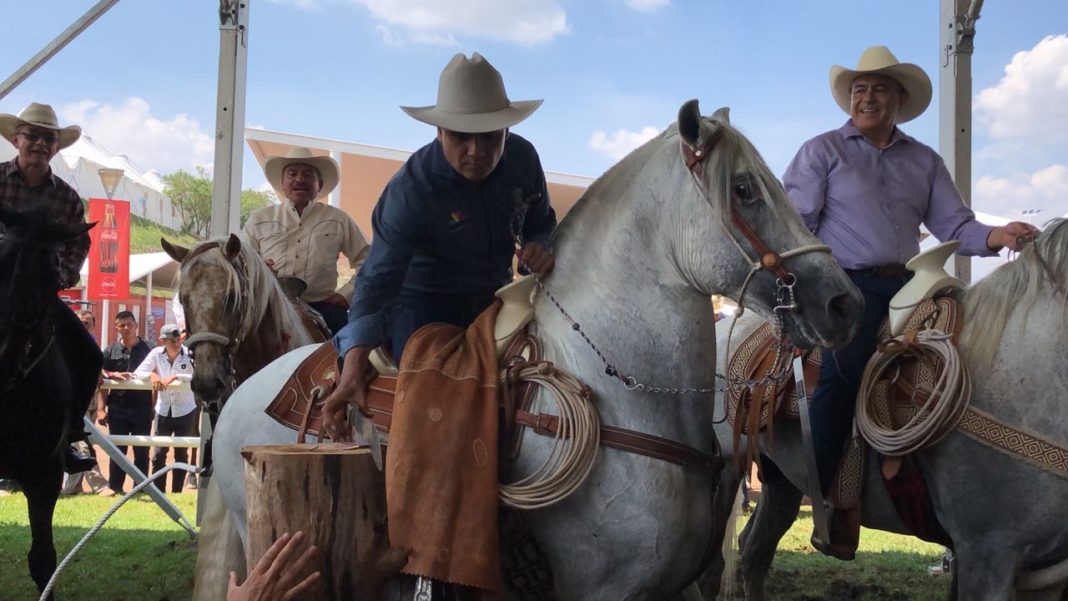 Con caballos bailadores inauguran Expo Ganadera 2018