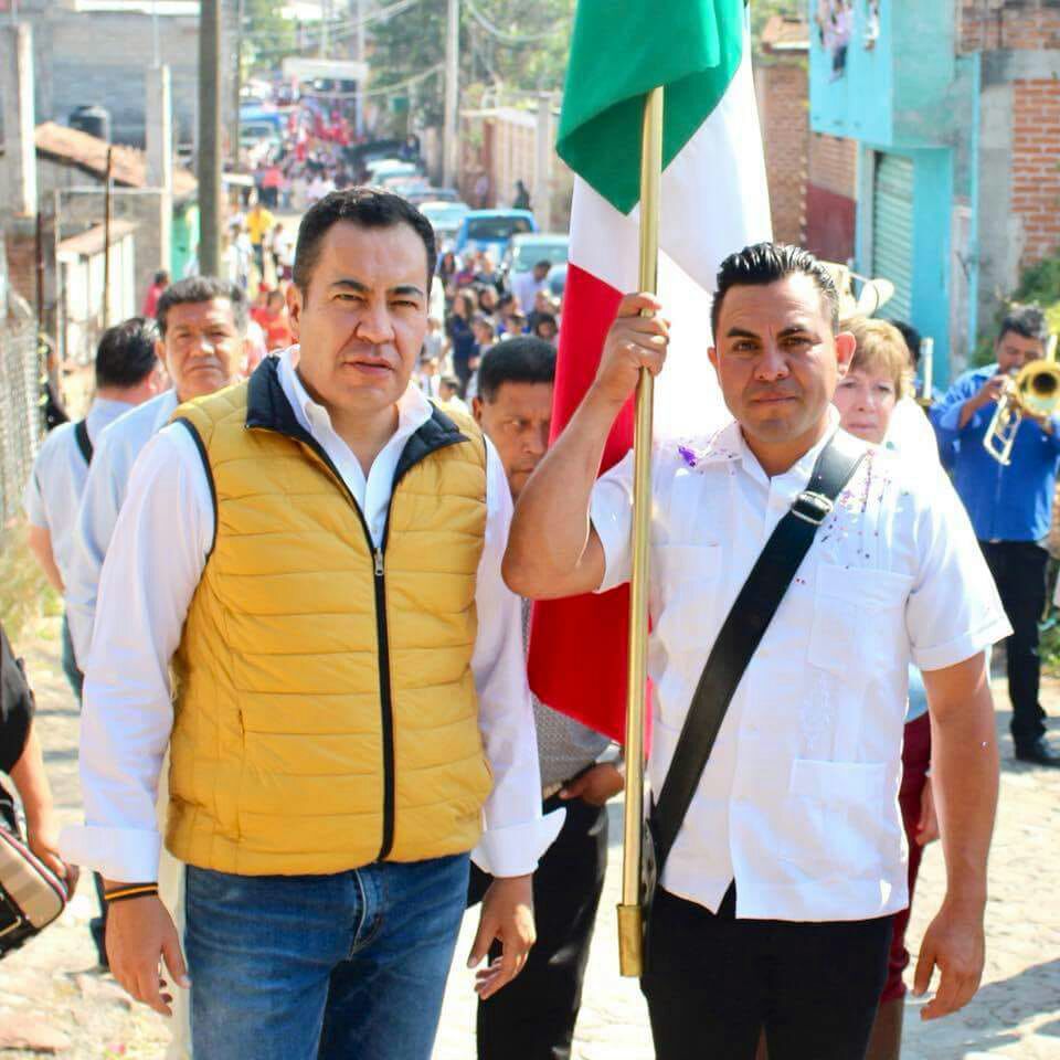 Habitantes de tenencia de Zitácuaro denuncian presencia de candidatos del frente en festividad