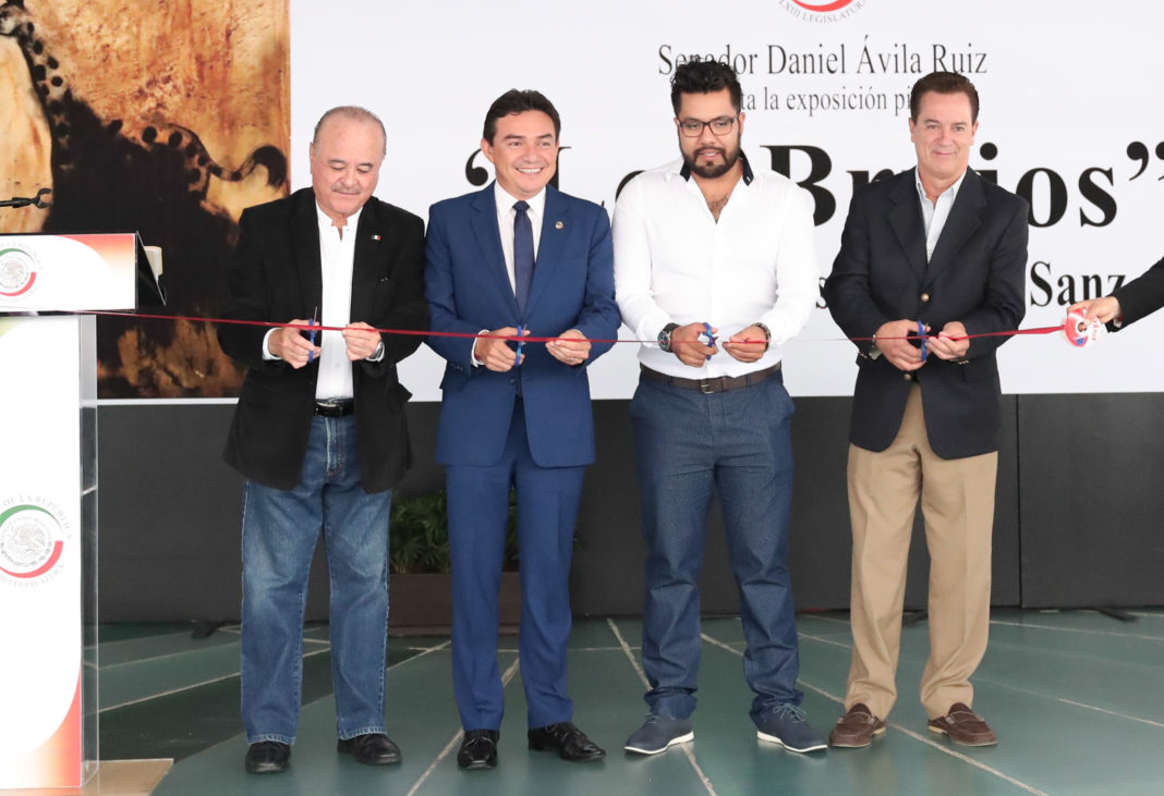 Senado se llena de colores, inaugura exposición pictórica “Los Brujos”