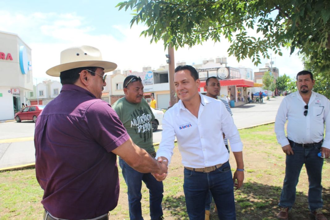 Ciudadanos y taxistas van con Jonathan Sanata por diputación local