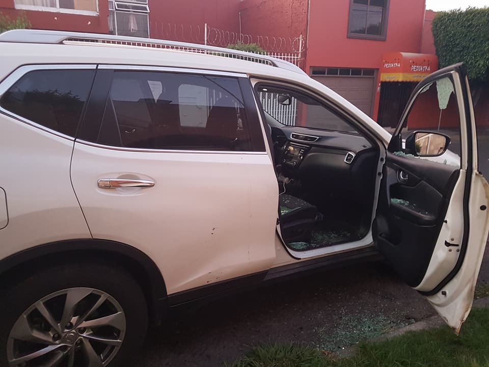 Vuelven a dañar vehículo de Alma Mireya