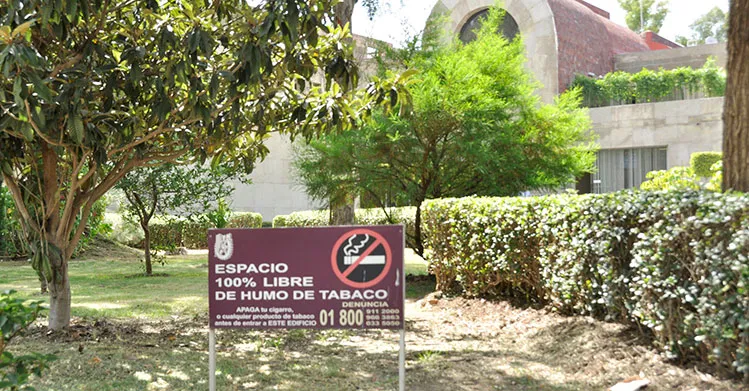 Cuenta IPN con el mayor número de plantes libres de humo de tabaco