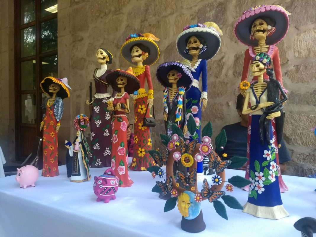 Promueven artesanías de Morelia en feria