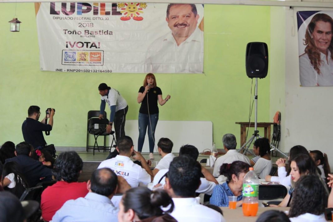 Perredistas se reúnen con militancia en Pátzcuaro