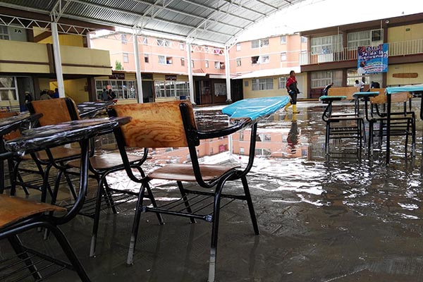 Son 200 las escuelas en riesgo por lluvias en Michoacán