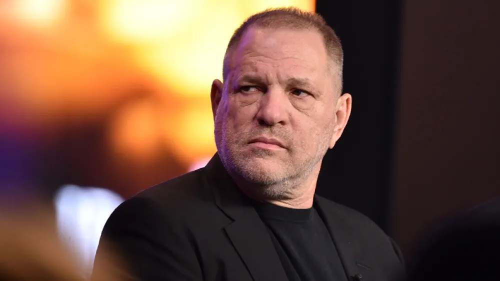 Por aprobación de juez, Weinstein podrá cambiar de abogados