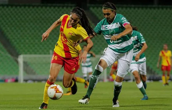 Monarcas rescata empate con golazo de Cruzaley