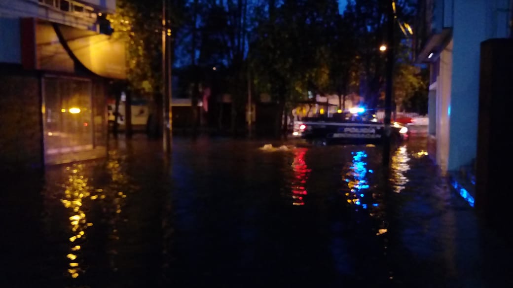 Reportan encharcamientos por lluvia en Morelia