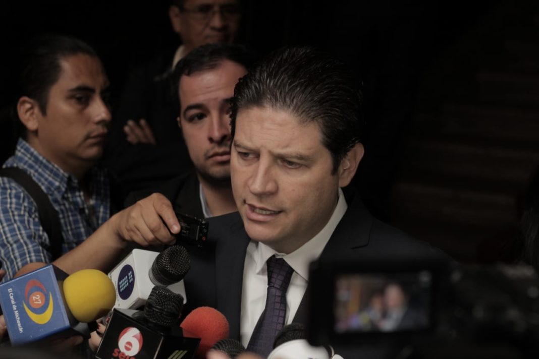 Denosta Alfonso Martínez argumentos constitucionales contra confinamiento obligatorio