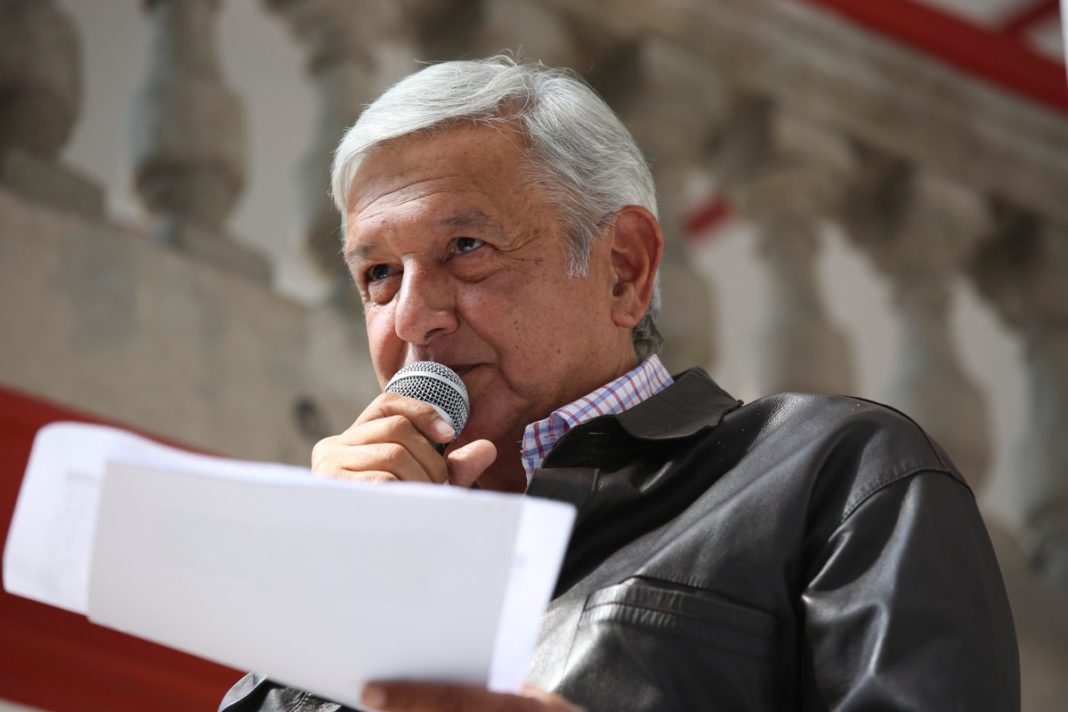 Ofrece AMLO justicia en caso Ayotzinapa