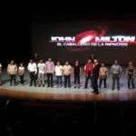 John Milton hipnotiza a Morelia
