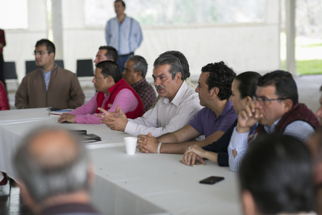 Empresarios y Morón acuerdan apoyos para damnificados por lluvias