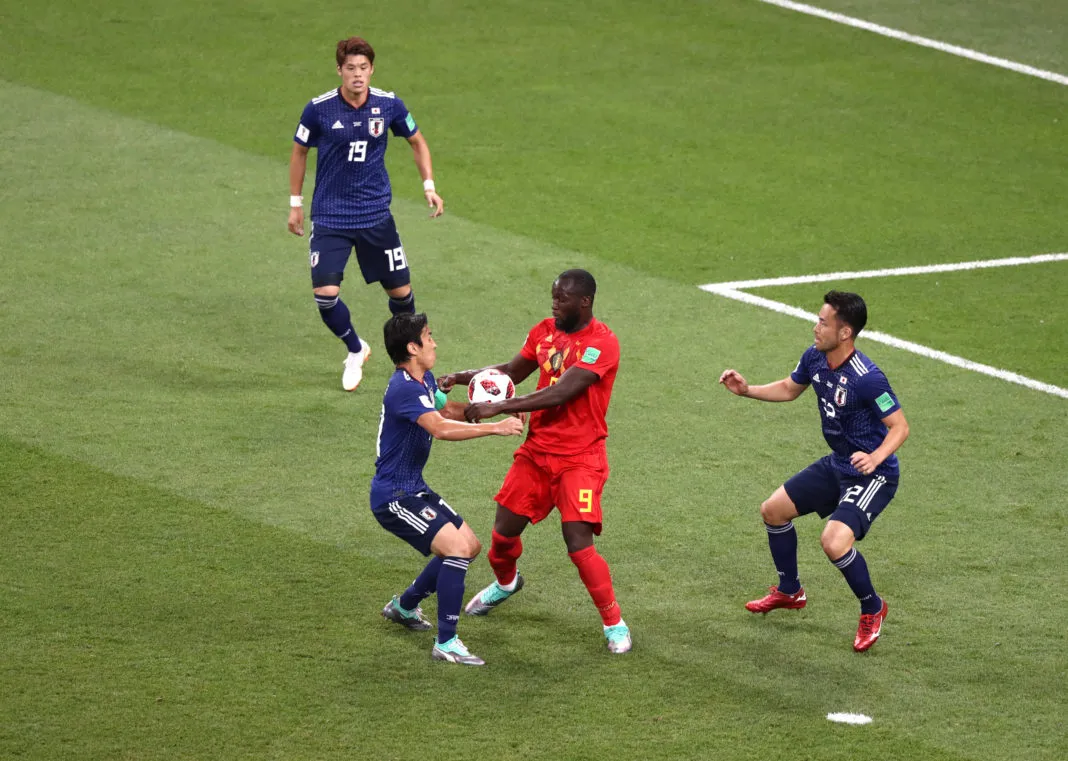 Bélgica con gran voltereta y de último minuto elimina a Japón