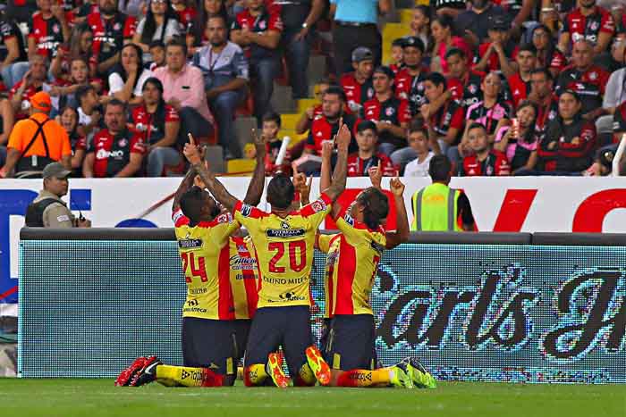 Monarcas empaña el festejo 102 del Atlas