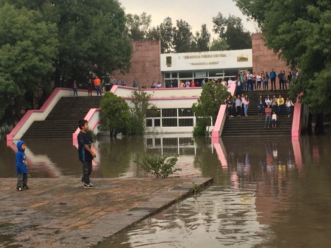 Evacuan SSP y PC a personas de biblioteca del Planetario