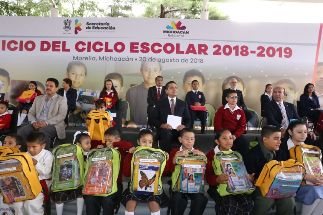 Destaca Silvano avance en 53 de 62 indicadores de calidad educativa