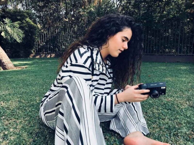 Camila Fernández, hija de Alejandro Fernández, presenta su primer disco “Mío”, debutando con temas pop y rock; descubre el lanzamiento, colaboraciones y trayectoria internacional