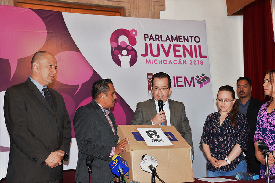 Seleccionan a integrantes del 6° Parlamento Juvenil