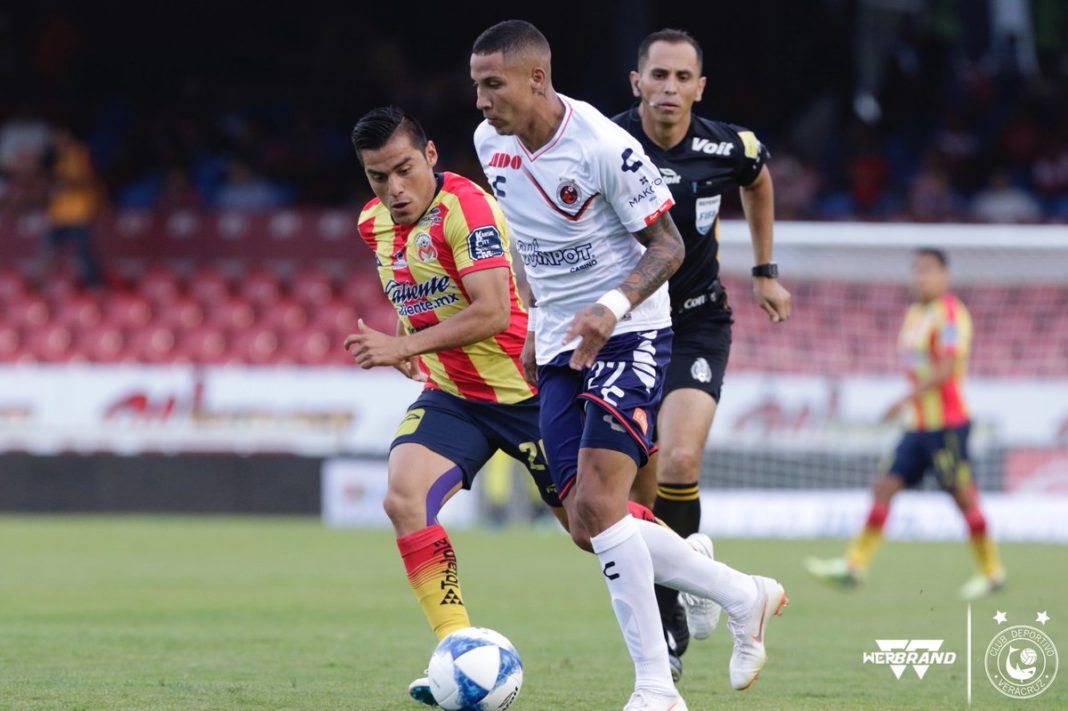 Monarcas Morelia deja vivo al Tiburón