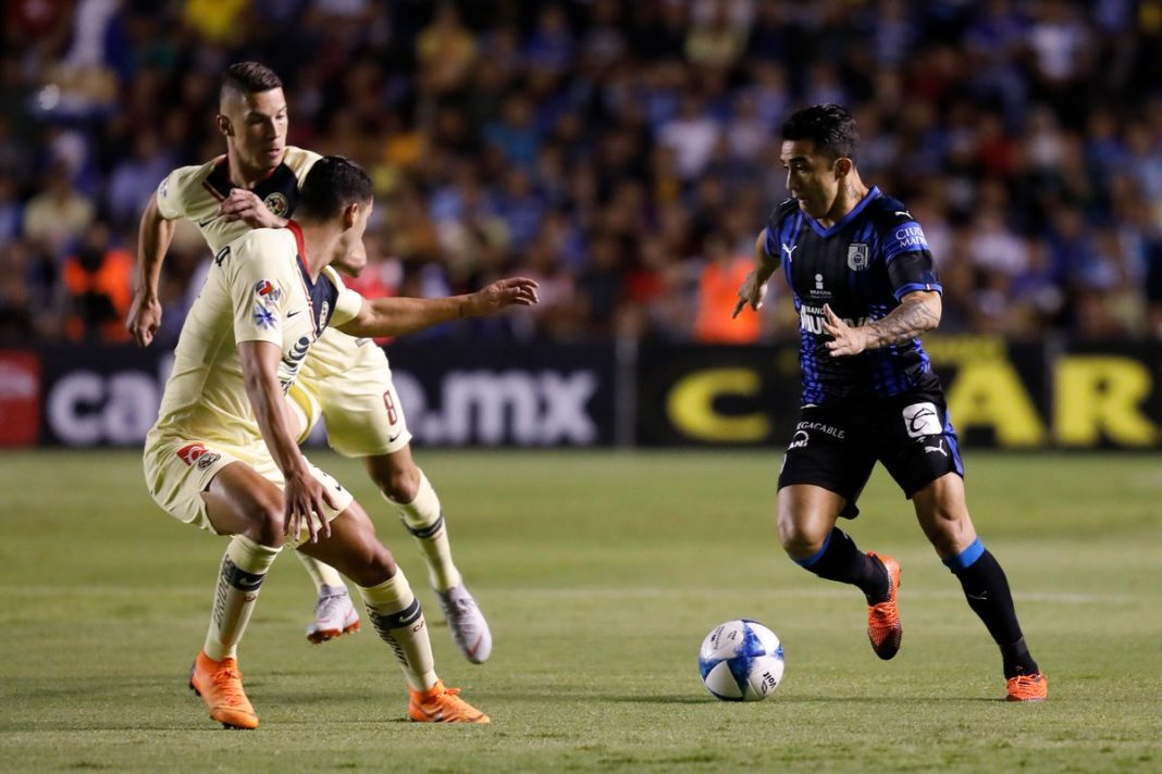 Gallos y Águilas dividen puntos