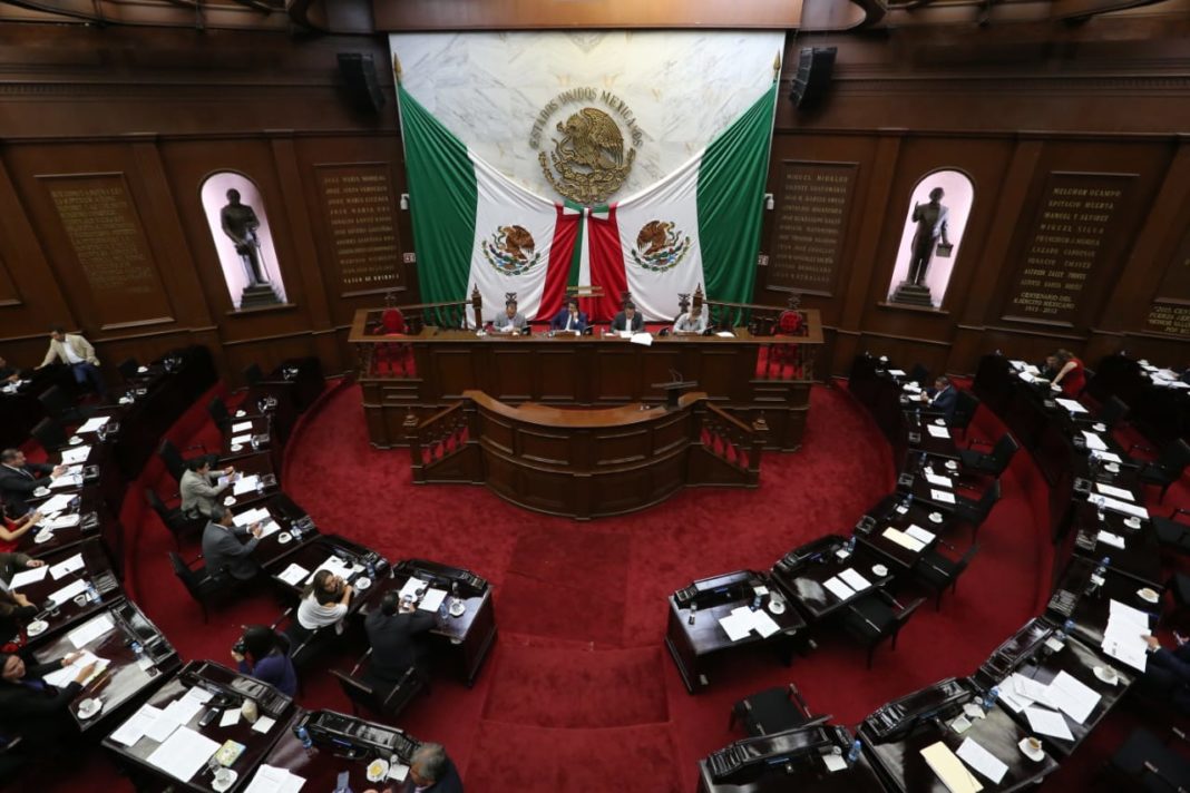 Francisco Cedillo pide licencia al Congreso del Estado