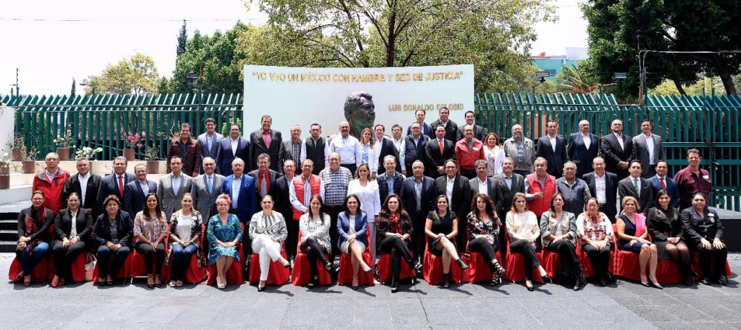 Encabeza Claudia Ruiz Massieu reunión con dirigentes priistas de los estados