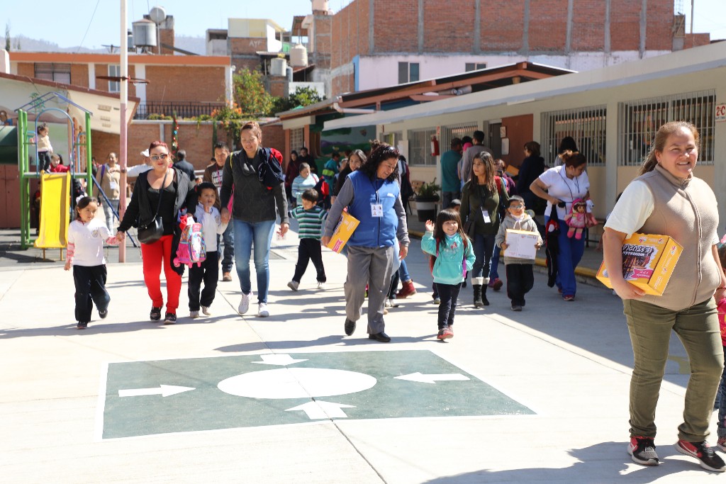 Retornarán a clases un millón 400 mil estudiantes