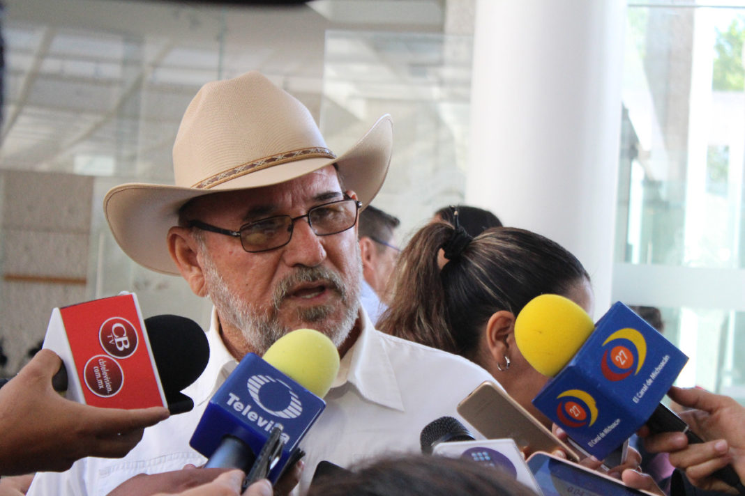 Exigirá Hipólito Mora juicio contra Alfredo Castillo