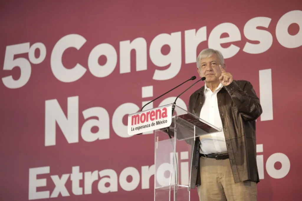 Respalda AMLO reducción del 50% de prerrogativas de MORENA