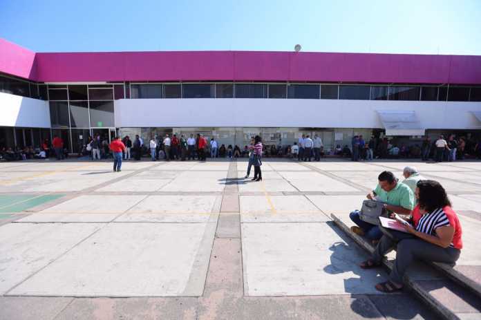 Titular de la SEE ordena cese laboral de abogado de la CNTE