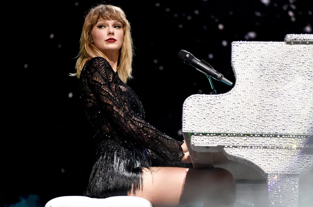 Taylor Swift rinde homenaje a Aretha Franklin