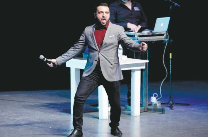 Una década de risas; Mike Salazar en Morelia