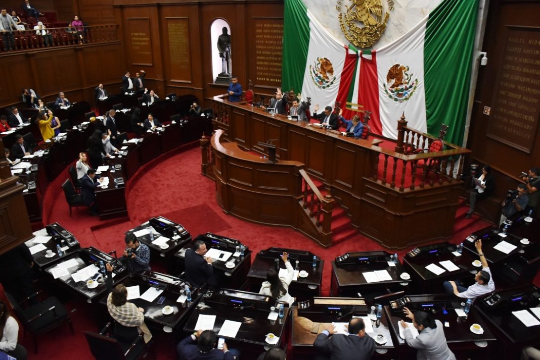 Ajusta Congreso funciones de notarios