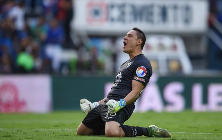 Moisés Muñoz cuelga los guantes hoy frente a Chivas