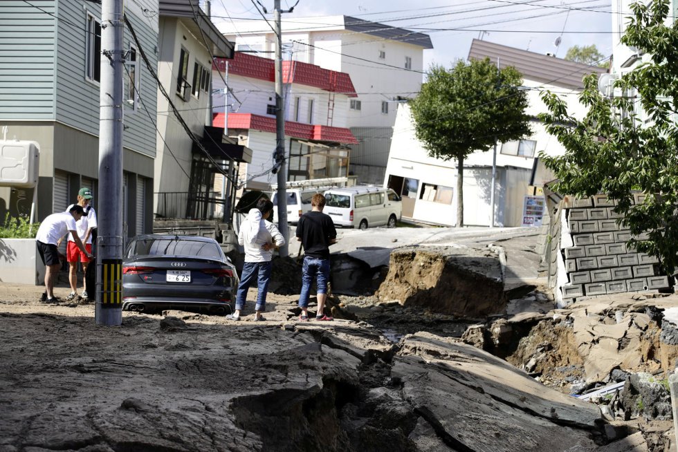 Incrementa a 16 las víctimas mortales en Japón tras sismo