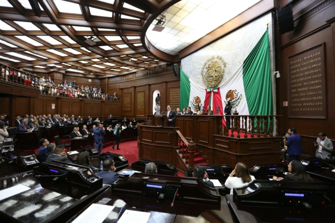 Todo listo en el Congreso para el tercer informe