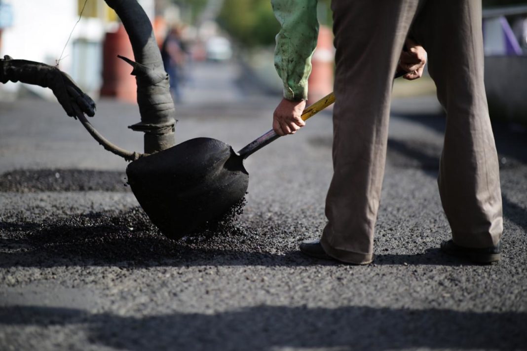 Bacheo de calles de Morelia al 50%