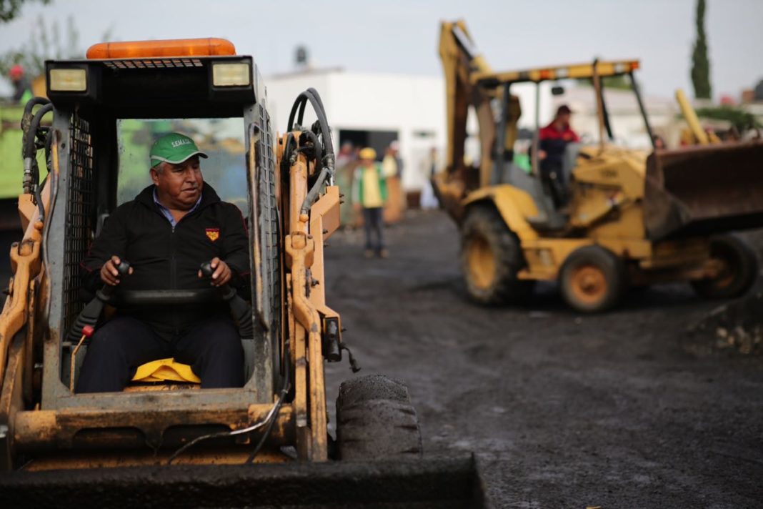 Gestiona ayuntamiento material extra para bacheo en Morelia