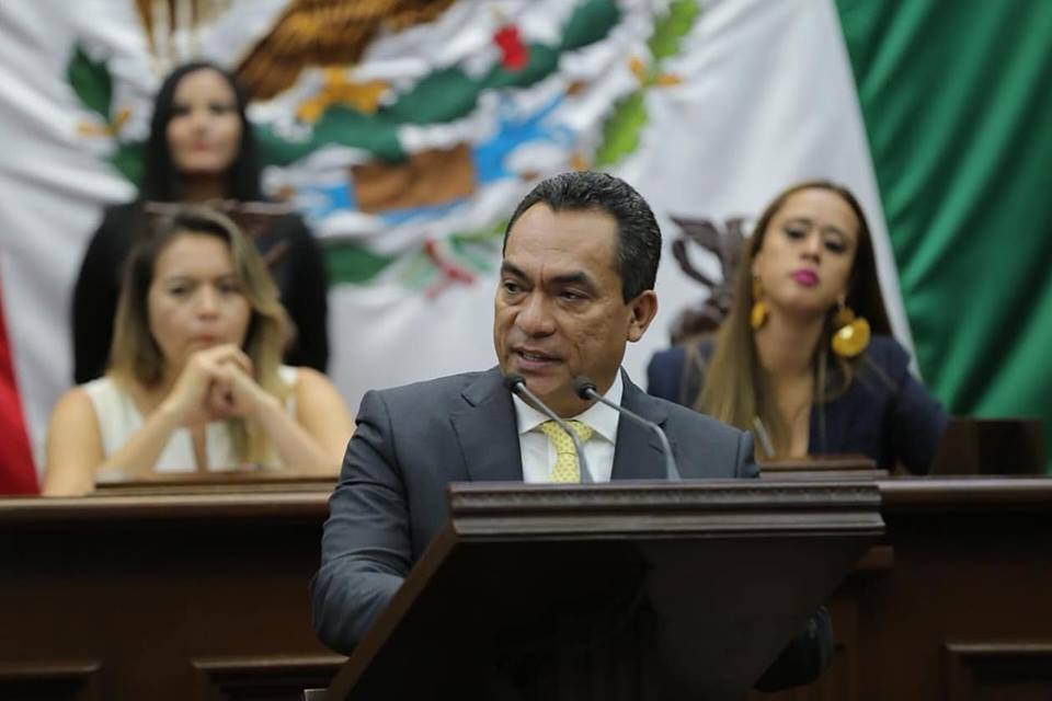 Michoacán supera adversidades, con apoyo de los ciudadanos: Adrián López