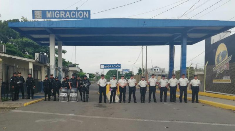Provocan migrantes enfrentamiento en frontera entre México y Guatemala